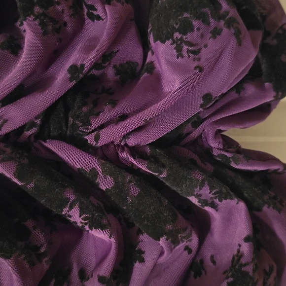 NICOLE MILLER BRAND WOMEN'S PURPLE AND BLACK LONG SLEEVES TOP SIZE MEDIUM - Picture 4 of 15